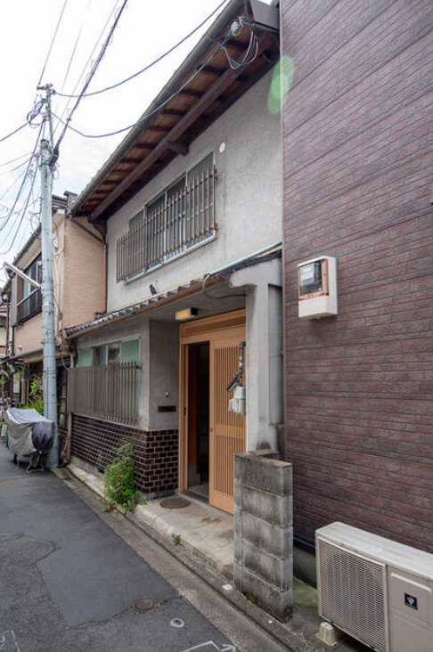 【京都府京都市下京区】京阪本線 清水五条駅から徒歩4分／飲食店可／2階建／改装自由／約24.77坪